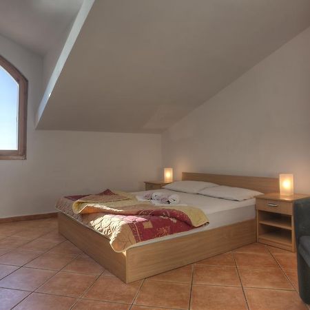 Guest House Zivkovic Sveti Stefan Exterior photo
