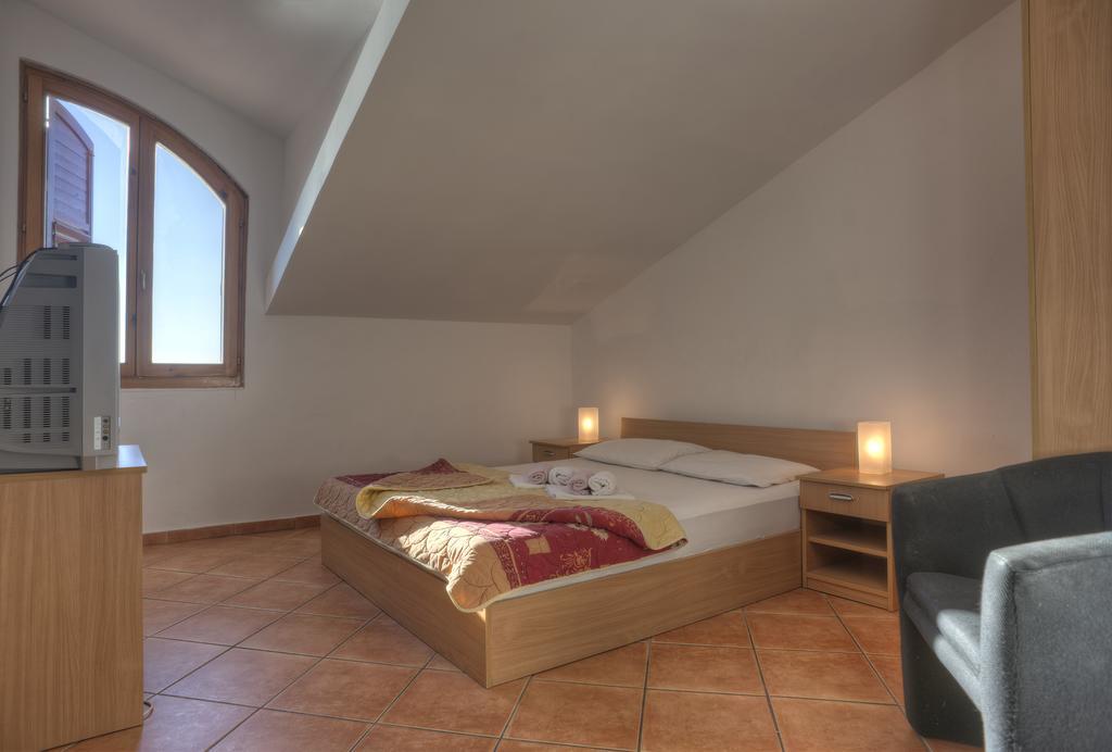 Guest House Zivkovic Sveti Stefan Exterior photo
